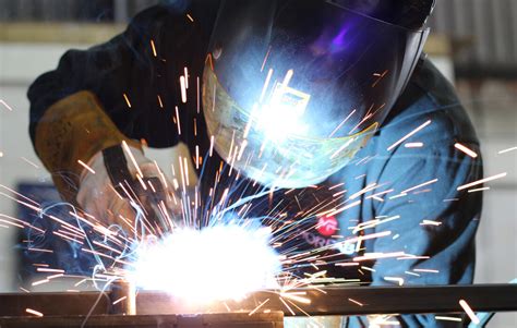 What Are the Differences Between Metal Fabrication and